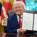 트럼프 "10월 1일부터 의약품에 100% 관세" 韓 타격 우려