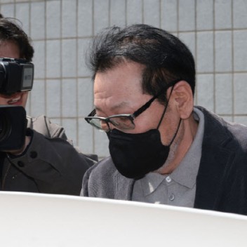 '김건희 선물' 다이아 목걸이 행방불명...건진법사 "잃어버렸다"