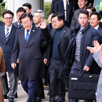 사법 리스크 재점화 막으려…민주 지도부, 대법 이재명 재판 대응에 신중