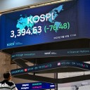 코스피 3400선 붕괴...트럼프 "선불" 발언에 환율도 급등