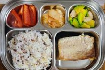 맛있게 먹어주면 참 좋으련만