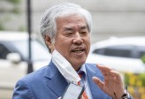 "나는 열도 안 올라요" 전광훈 확진…연설 마이크 다른 사람 줄줄이 써